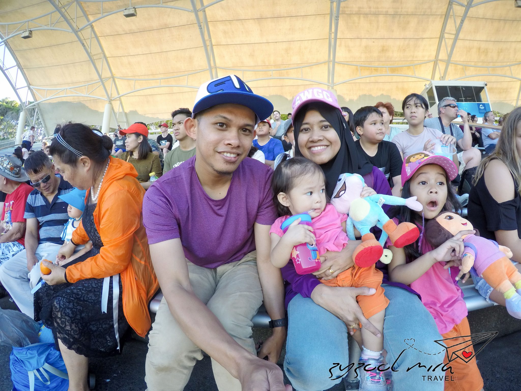 Read more about the article Babywearing Husband vs Wife