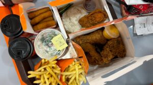 Read more about the article Ayam Goreng Muiz dah boleh dine-in!